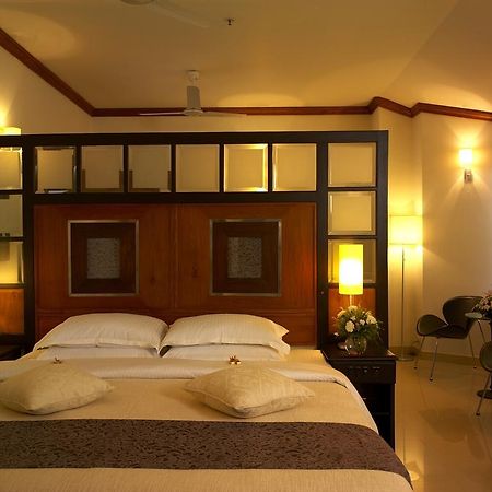 Nani Hotel Kollam Ngoại thất bức ảnh