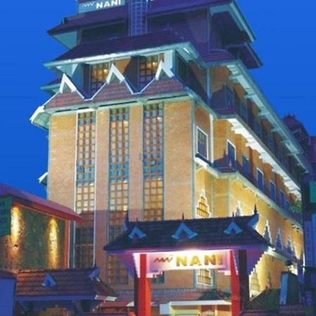 Nani Hotel Kollam Ngoại thất bức ảnh