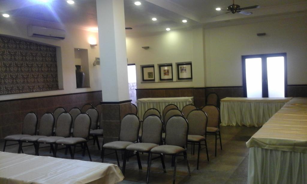 Nani Hotel Kollam Ngoại thất bức ảnh