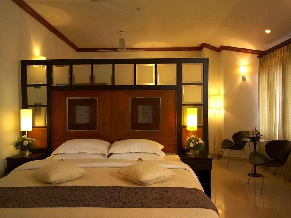 Nani Hotel Kollam Ngoại thất bức ảnh