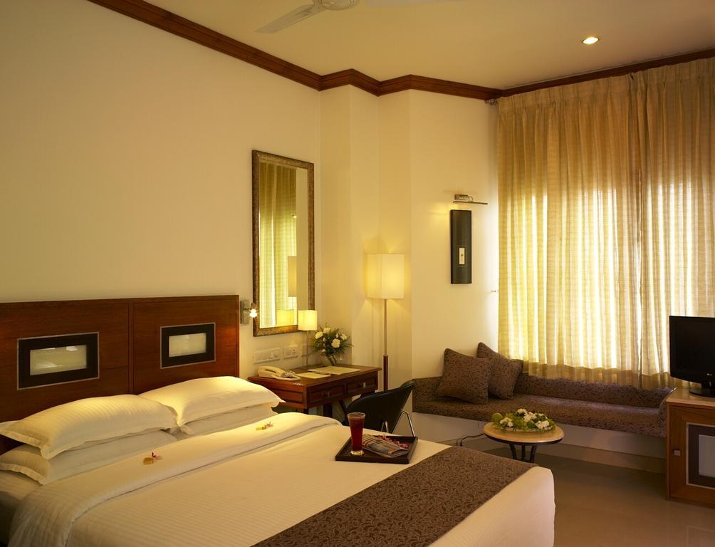 Nani Hotel Kollam Ngoại thất bức ảnh