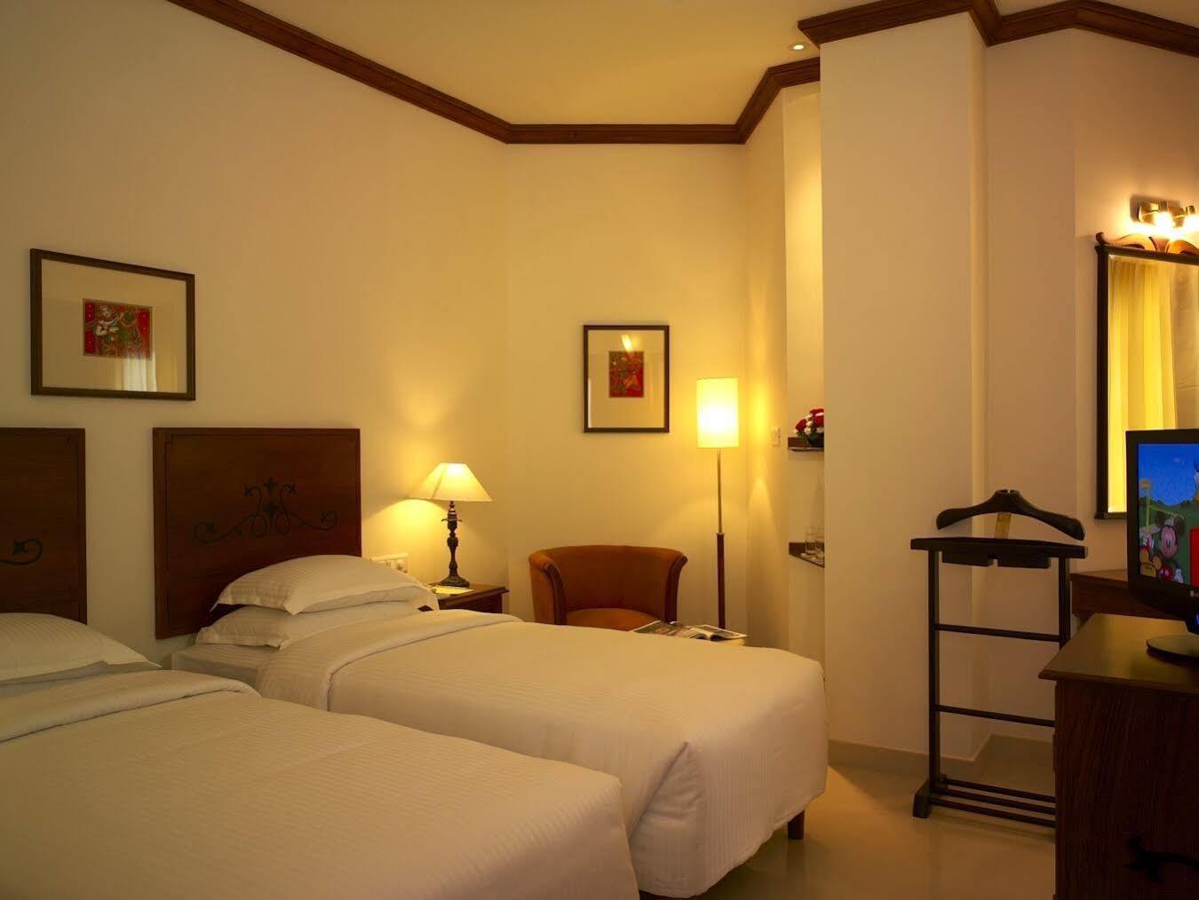 Nani Hotel Kollam Ngoại thất bức ảnh